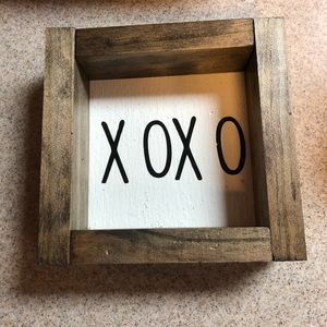XOXO farmhouse sign